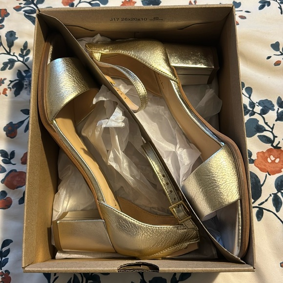 Clarks Shoes - Clarks Woman's Kaylin60 2Part Champagne Size 9 M